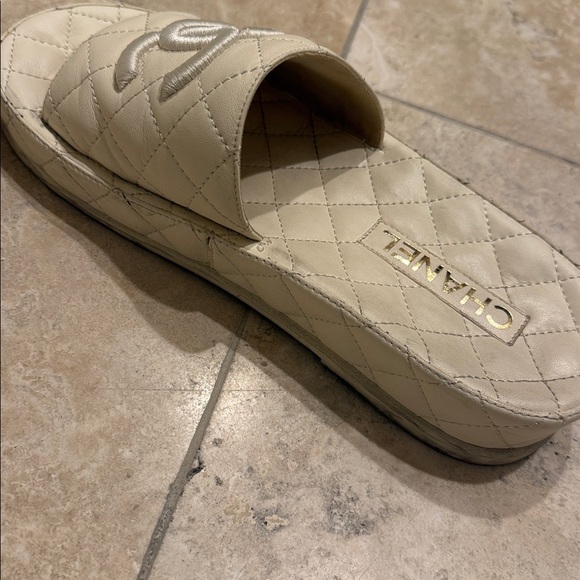 100% AUTHENTIC CHANEL SANDALS - Picture 7 of 14